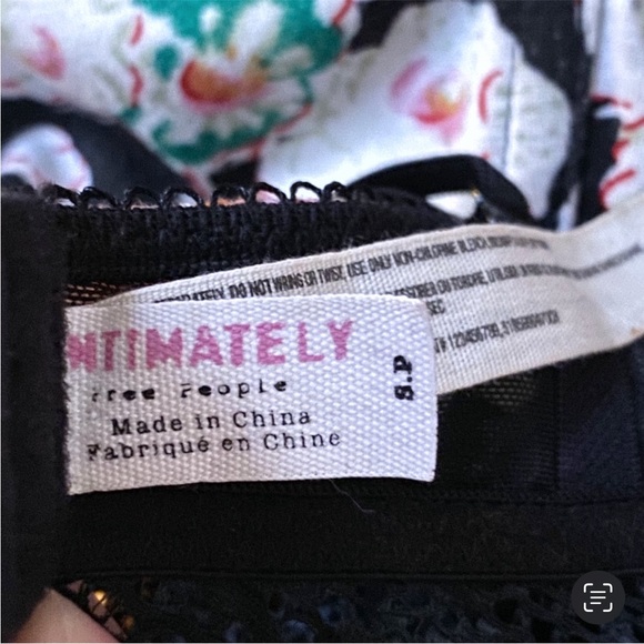 INTIMATELY FREE PEOPLE black white pink floral print lace bralette - Picture 5 of 6